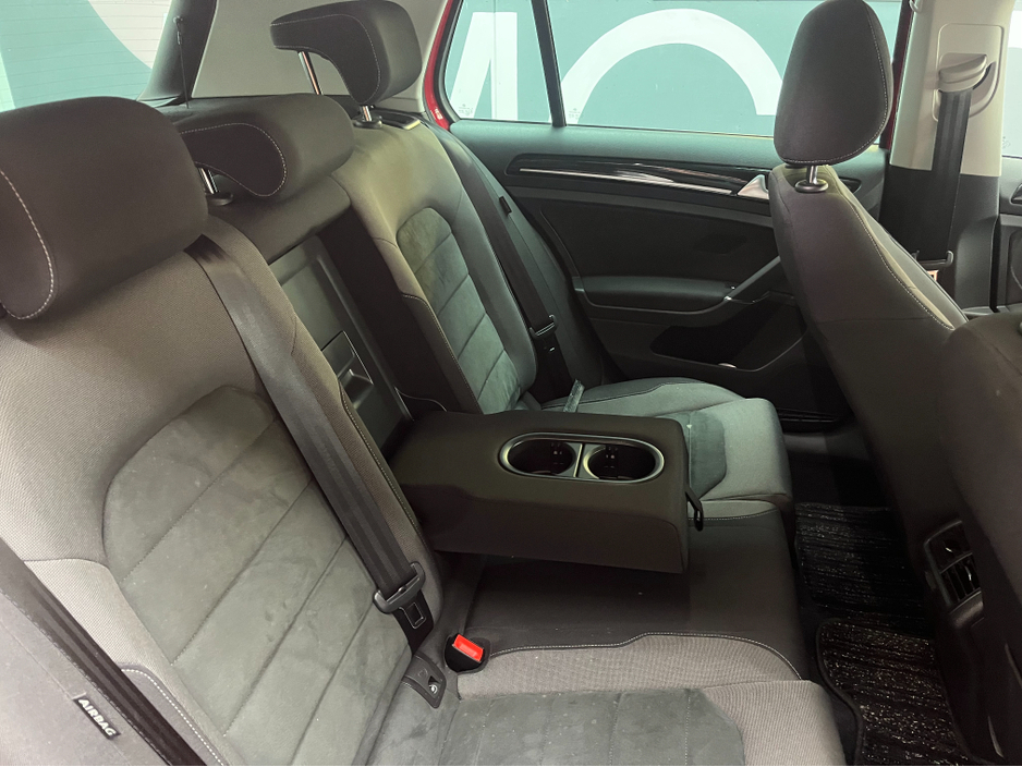 2019 Volkswagen Golf - image 12