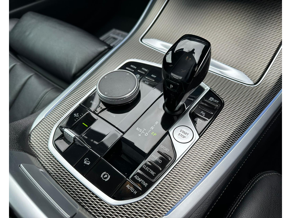 2021 BMW X5 - image 25