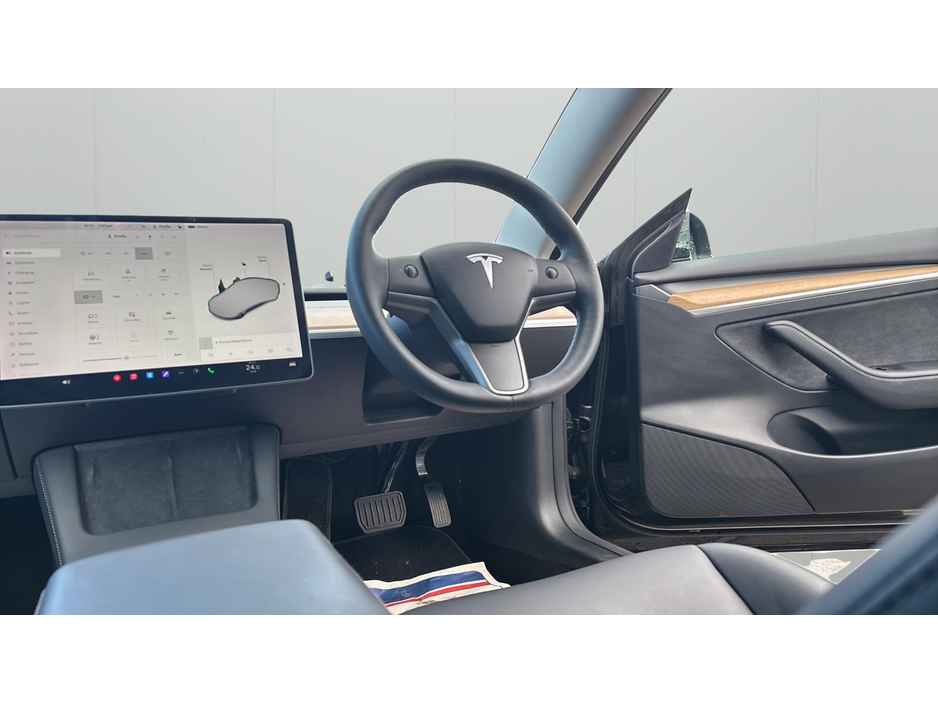 2021 Tesla Model 3 - image 9
