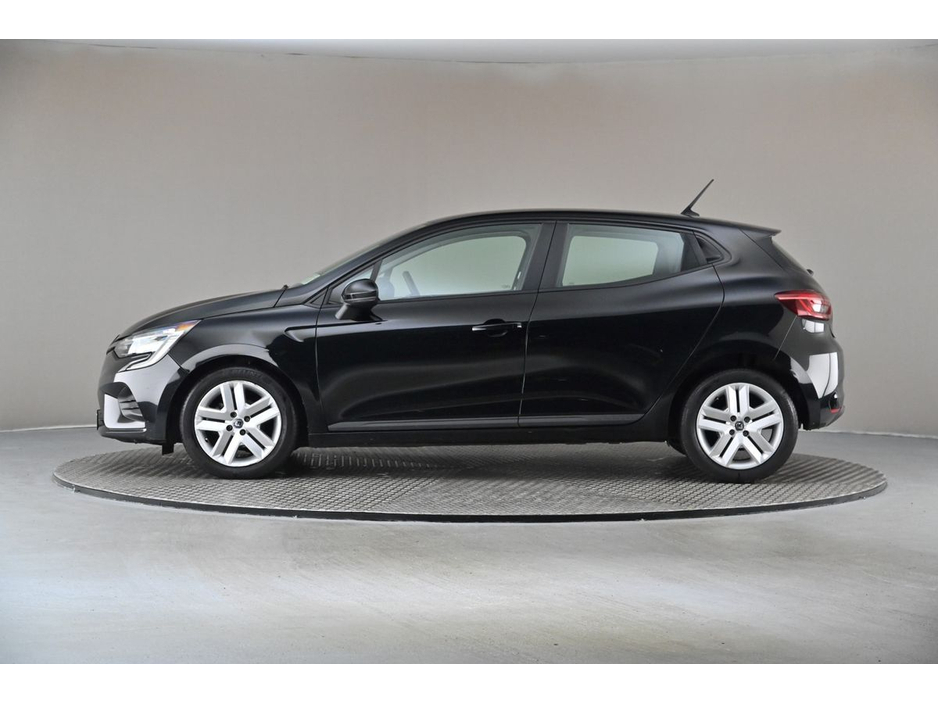 2022 Renault Clio - image 5