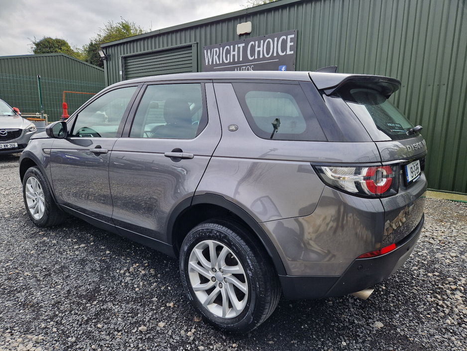 2019 Land Rover Discovery Sport - image 8