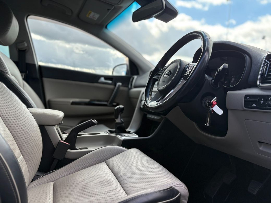 2019 Kia Sportage - image 10