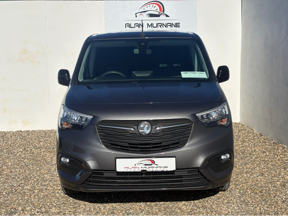 2023 Vauxhall Combo - image 5