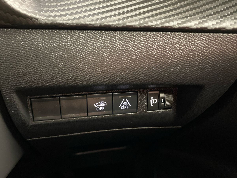 2023 Peugeot 2008 - image 14