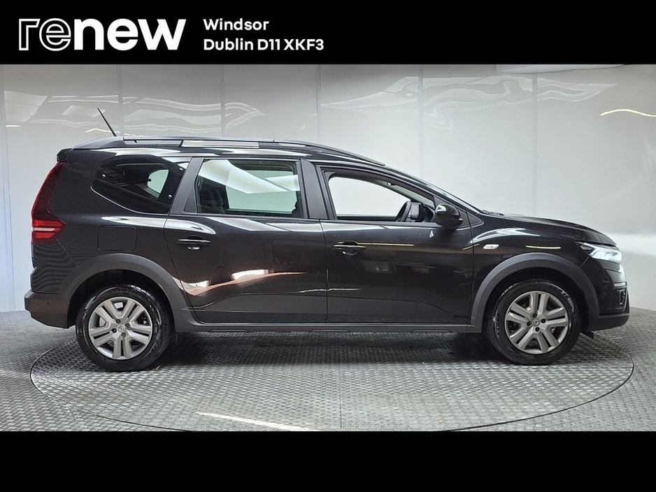 2023 Dacia Jogger - image 14