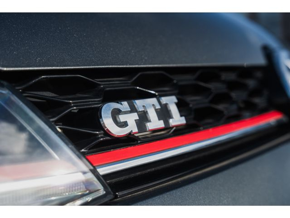 2019 Volkswagen Golf - image 34