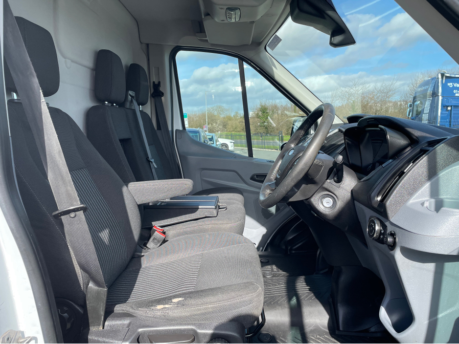 2016 Ford Transit - image 17