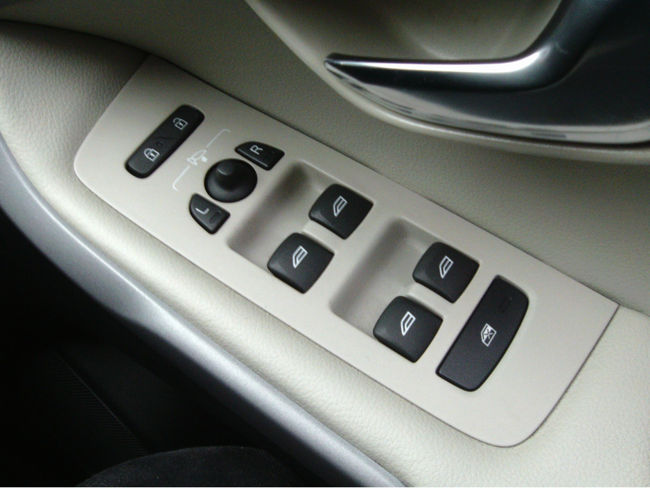 2015 Volvo V40 1.6 D2 SE ** FSH (Volvo ) ** 1 Owner  ** €11,745