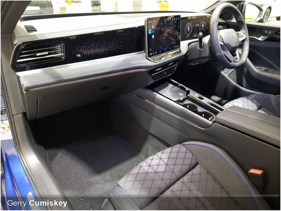 2025 Volkswagen Passat R-Line | Phev | 204BHP