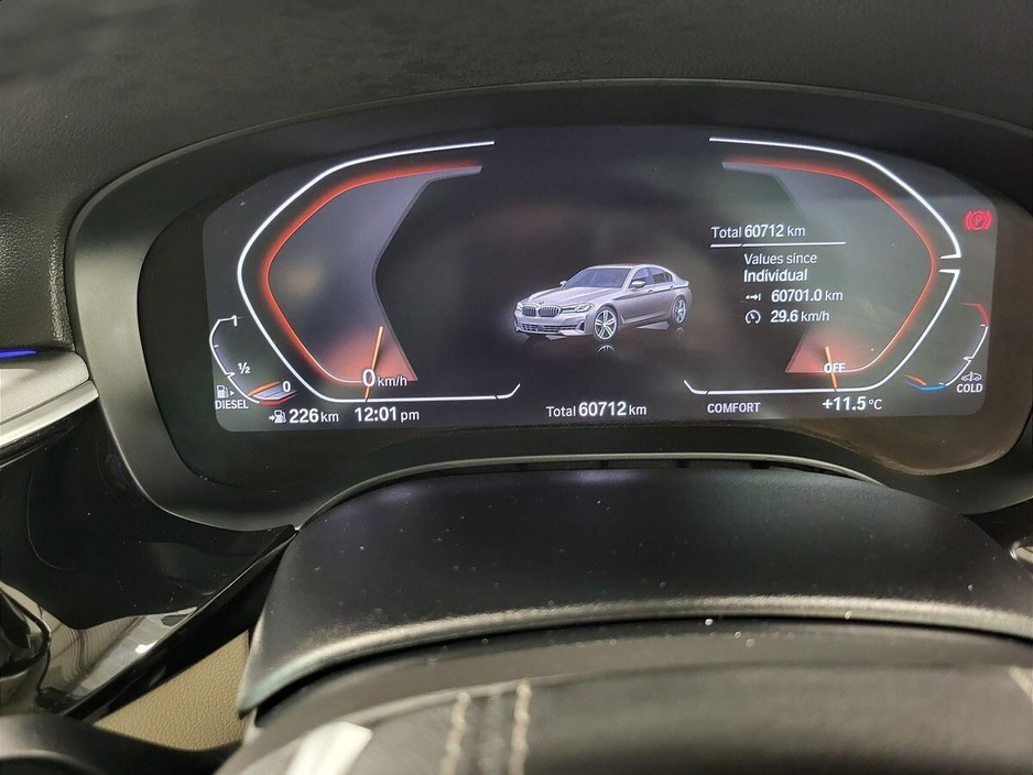 2022 BMW 5 Series - image 9