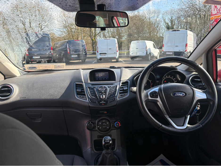 2017 Ford Fiesta - image 9