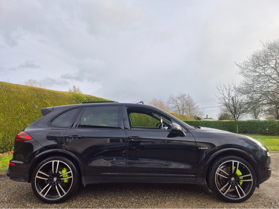 2016 Porsche Cayenne 3.0 S E-HYBRID 5DR AUTO €32,995