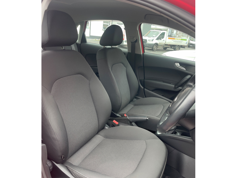 2016 Audi A1 - image 13