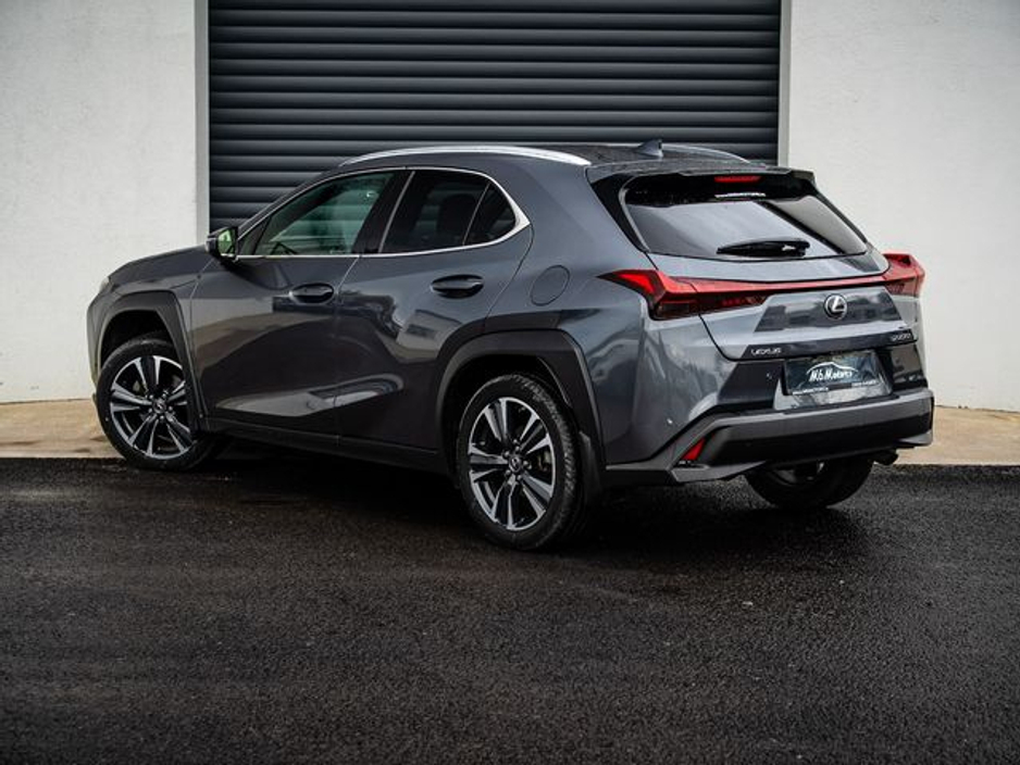 2023 Lexus UX 250 H - image 11