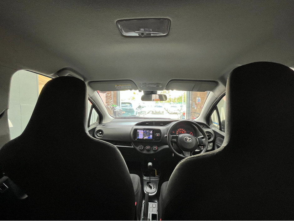 2018 Toyota Vitz - image 11