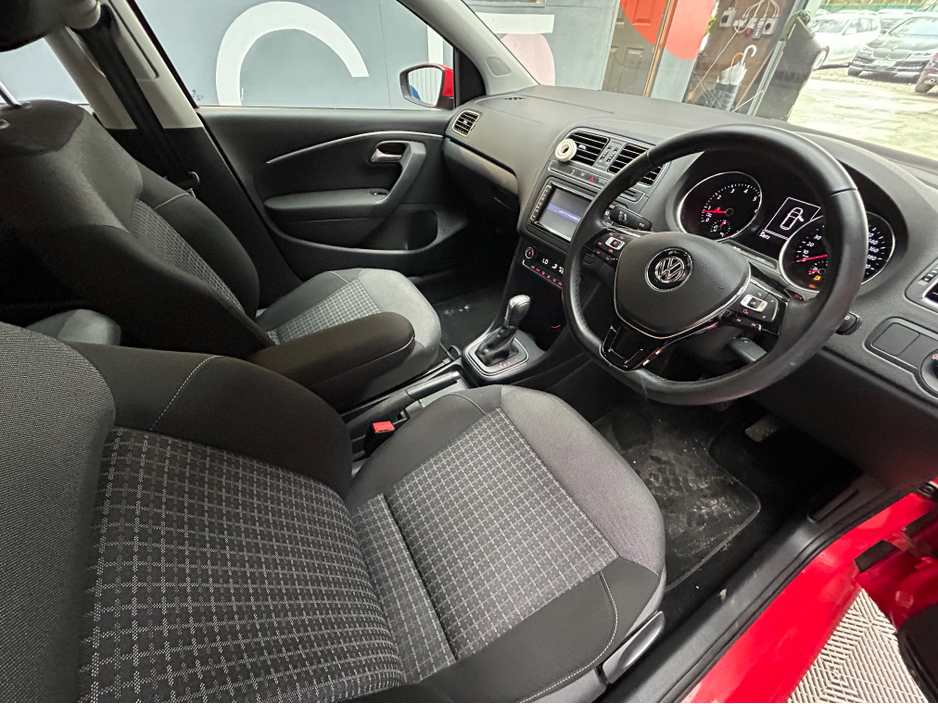 2016 Volkswagen Polo - image 5