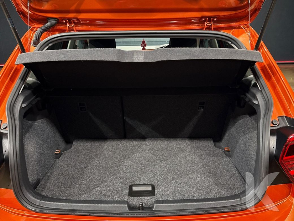2022 Volkswagen Polo - image 13