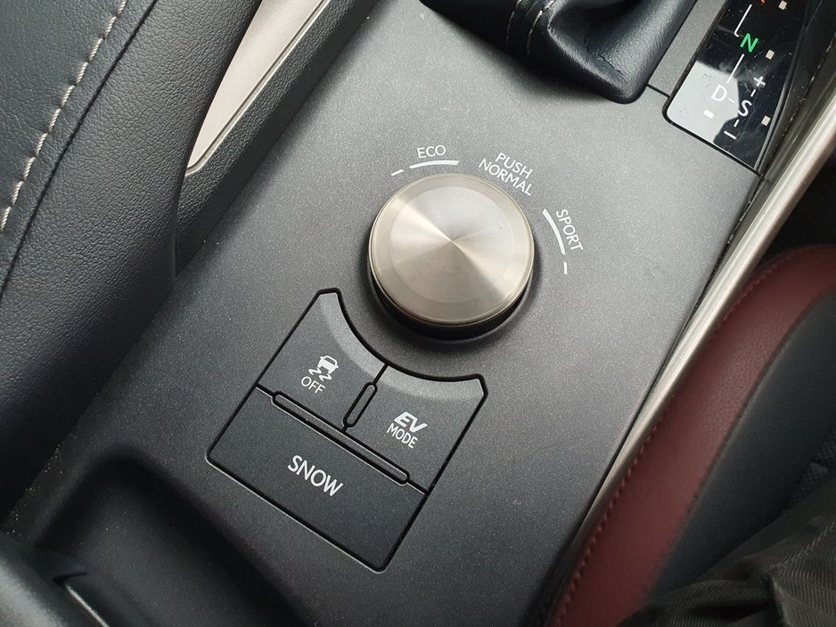 2018 Lexus IS 300 h HALF LEATHER * 2.5 SELF CHARGING HYBRID