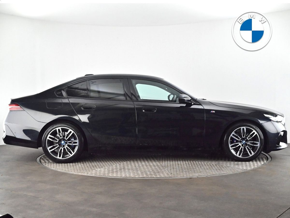 2025 BMW 5 Series - image 22