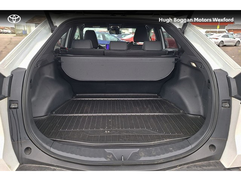 2025 Toyota bZ4X - image 10