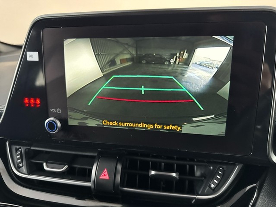 2023 Toyota C-HR Sport Hybrid €29,950