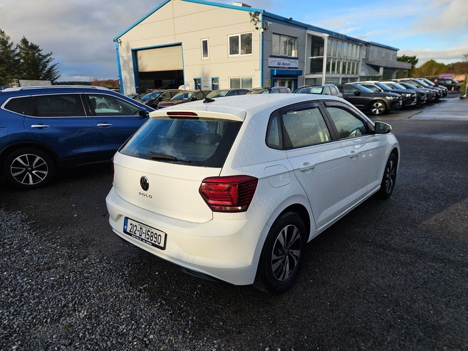 2021 Volkswagen Polo - image 9