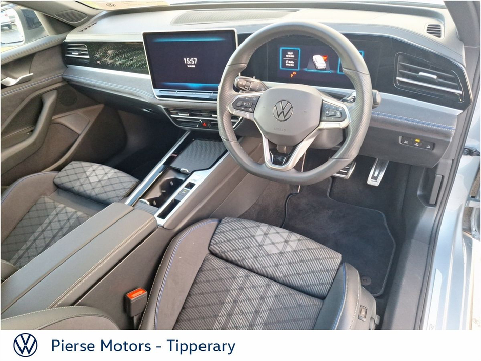 2025 Volkswagen Passat - image 2