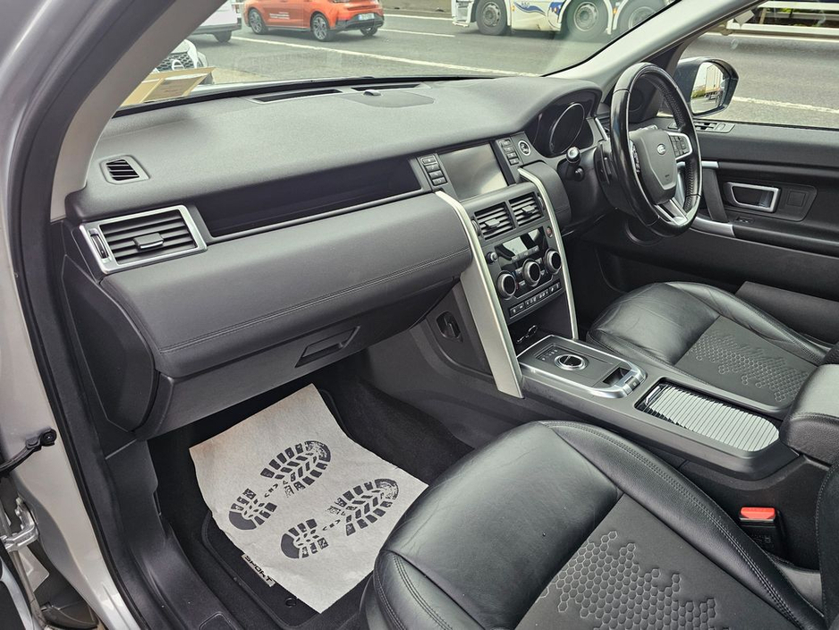 2018 Land Rover Discovery Sport - image 13