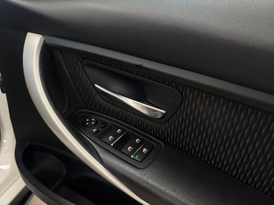 2018 BMW 3 Series 320d EfficientDynamics Plus Auto €19,950