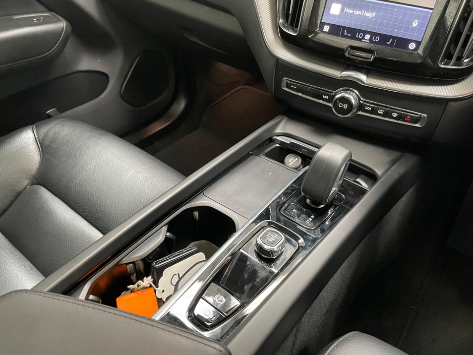 2023 Volvo XC60 - image 18