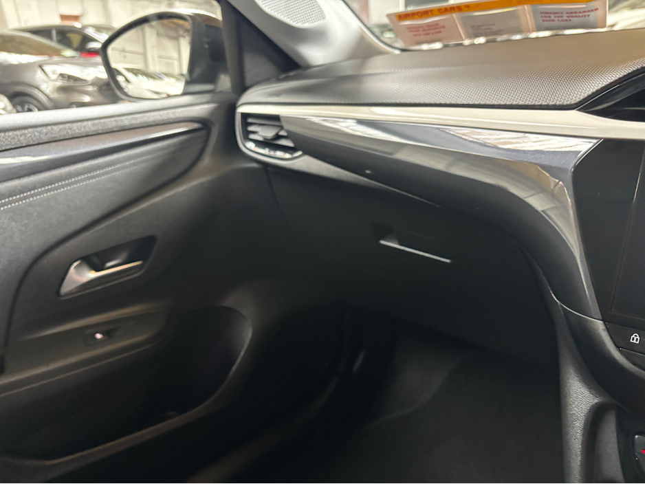 2022 Opel Corsa - image 14