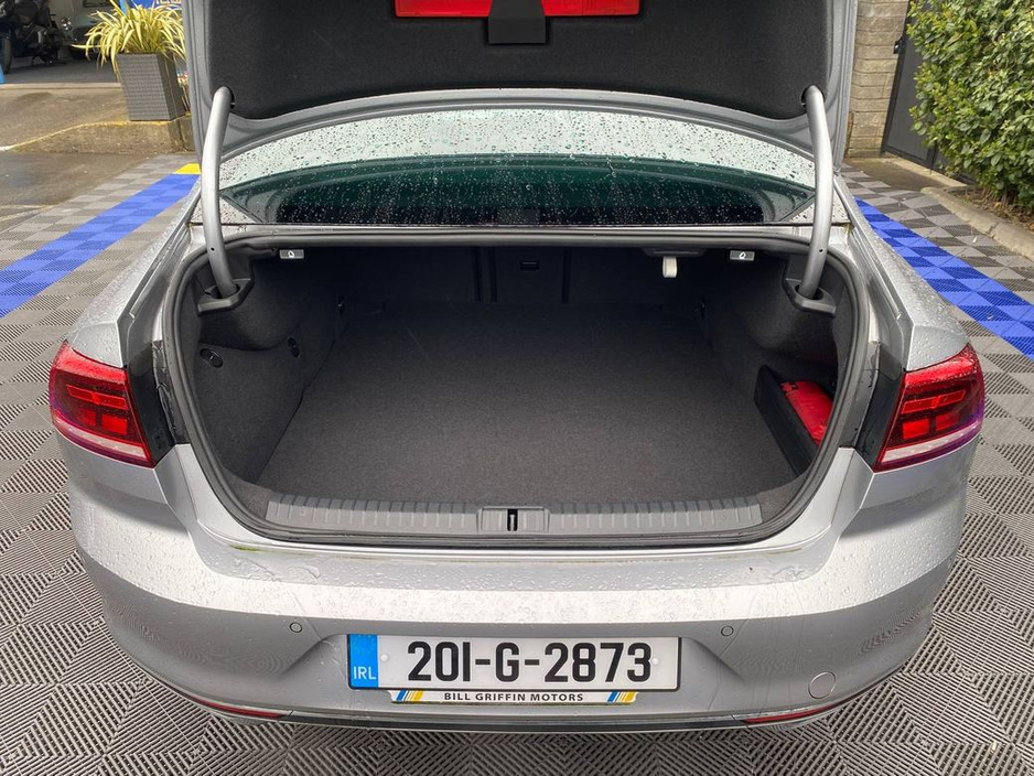 2020 Volkswagen Passat - image 14