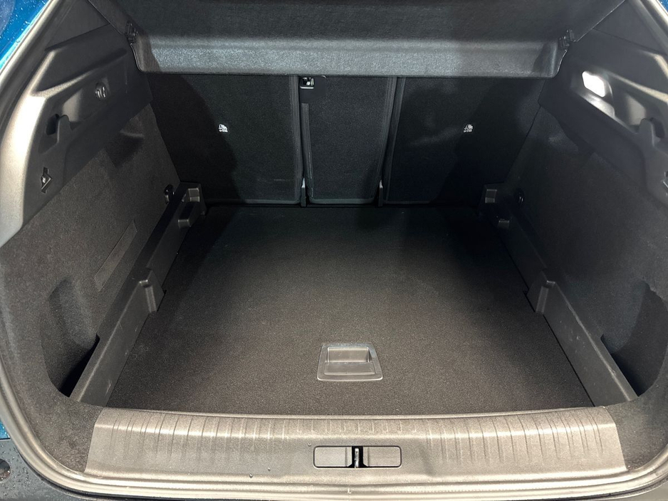 2025 Peugeot 3008 - image 9
