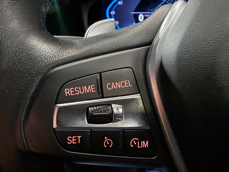 2022 BMW 3 Series - image 18