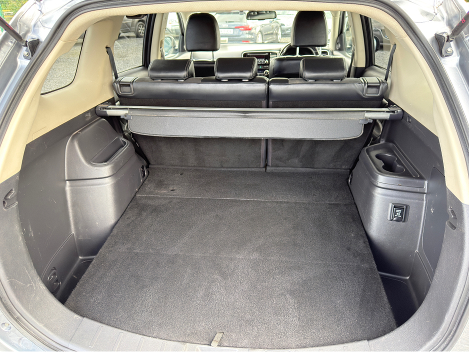 2016 Mitsubishi Outlander - image 14