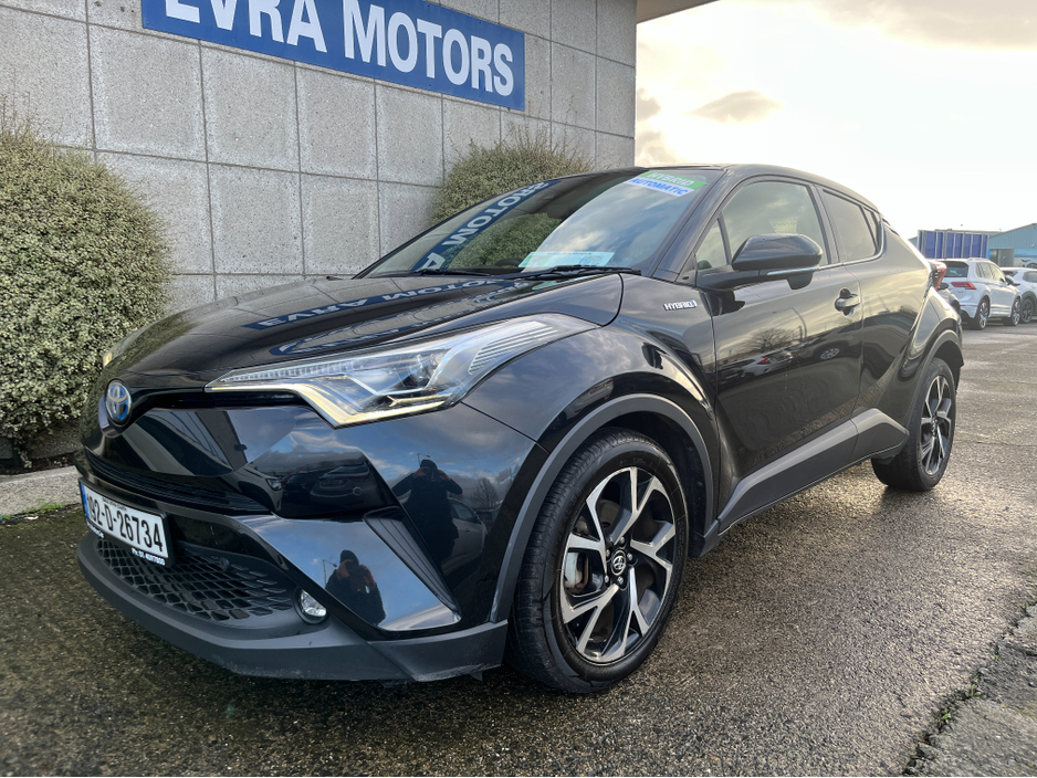 2019 Toyota C-HR SOL HYBRID AUTOMATIC 1.8 PETROL //HALF LEATHER HEATED SEATS//ADAPTIVE CRUISE CONTROL//REVERSE CAMERA//KEYLESS ENTRY// €19,950
