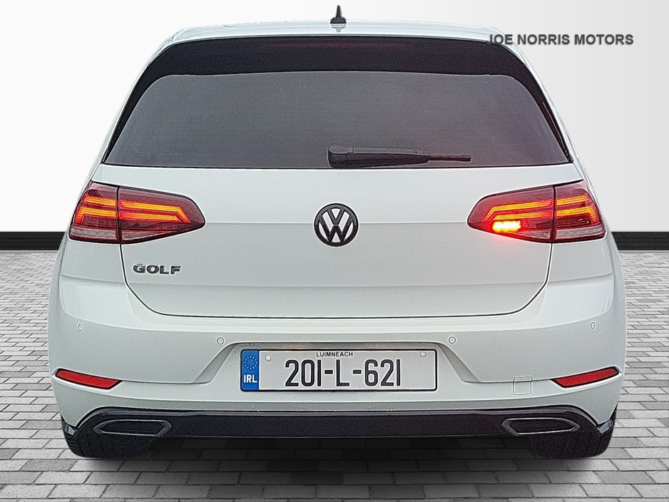 2020 Volkswagen Golf - image 11