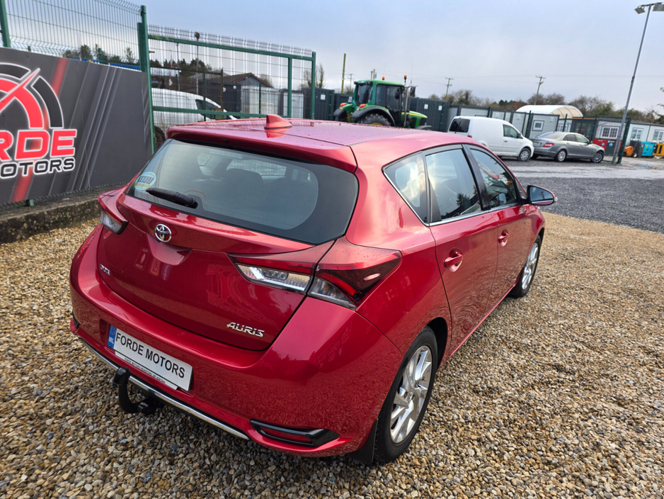 2017 Toyota Auris 1.4 D-4D (90) 5Dr Luna €15,950