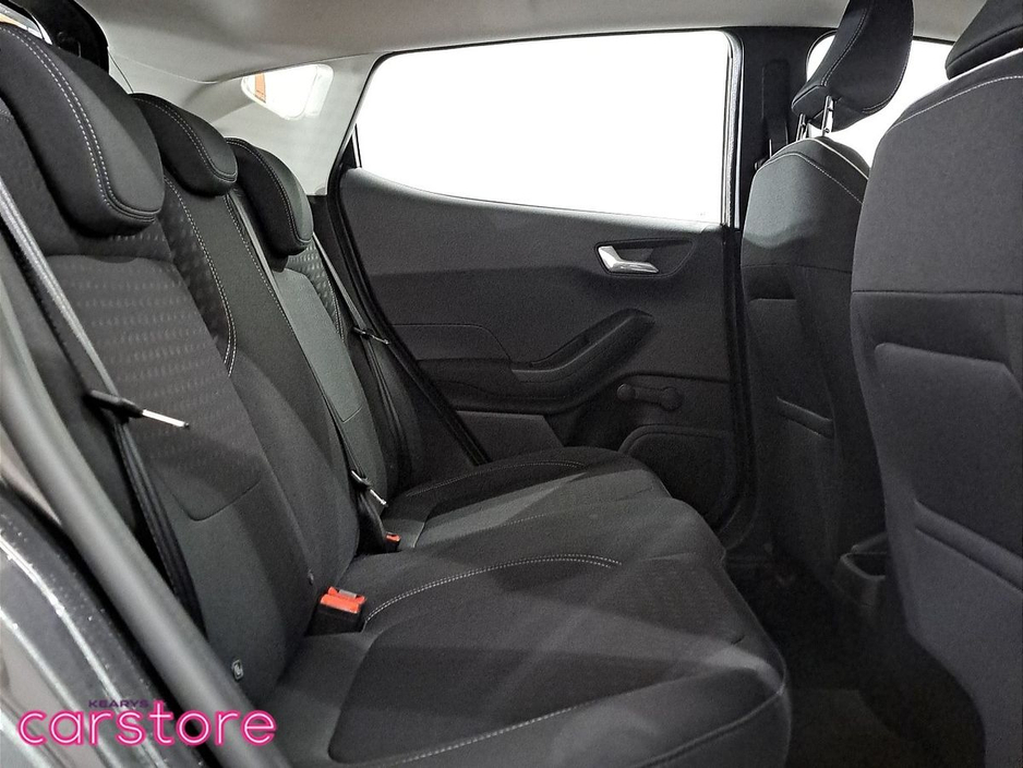 2019 Ford Fiesta - image 13