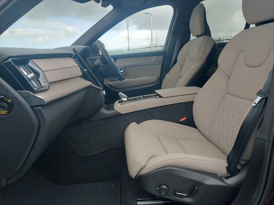 2026 Volvo XC90 - image 26