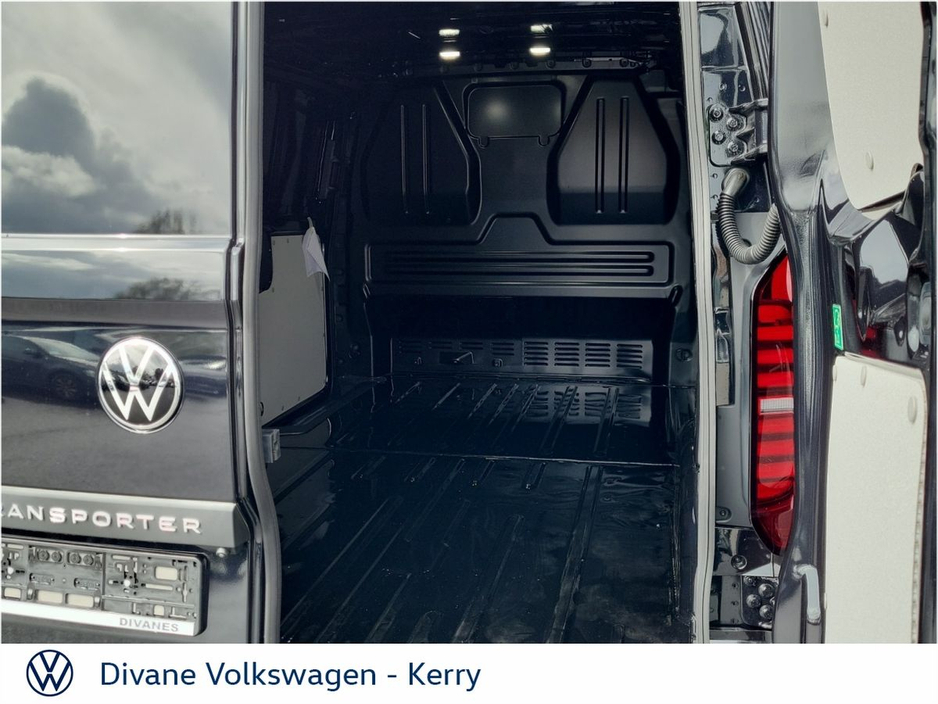 2026 Volkswagen Transporter HIGHLINE LWB 110BHP 5 YR SERVICING INC. €32,750