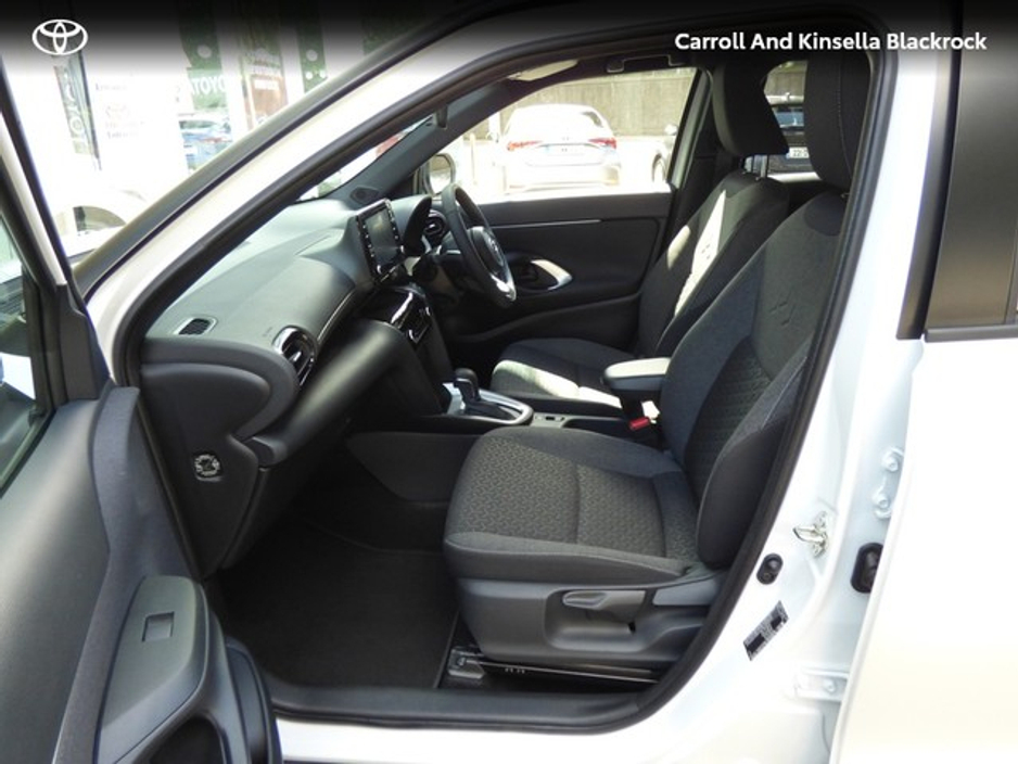 2022 Toyota Yaris Cross Hybrid Luna Sport €28,950