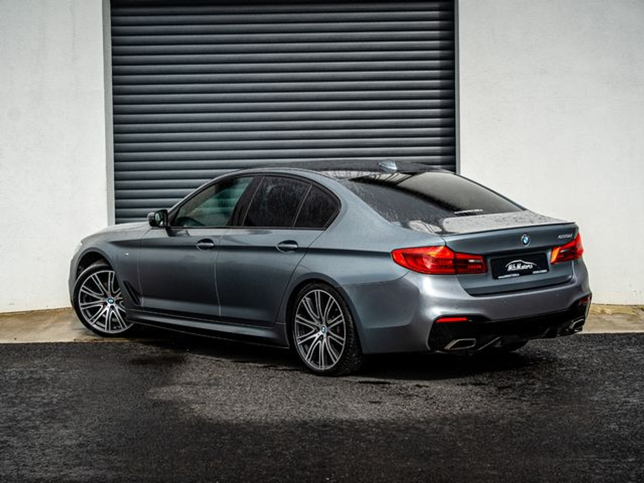 2019 BMW 5 Series - image 2