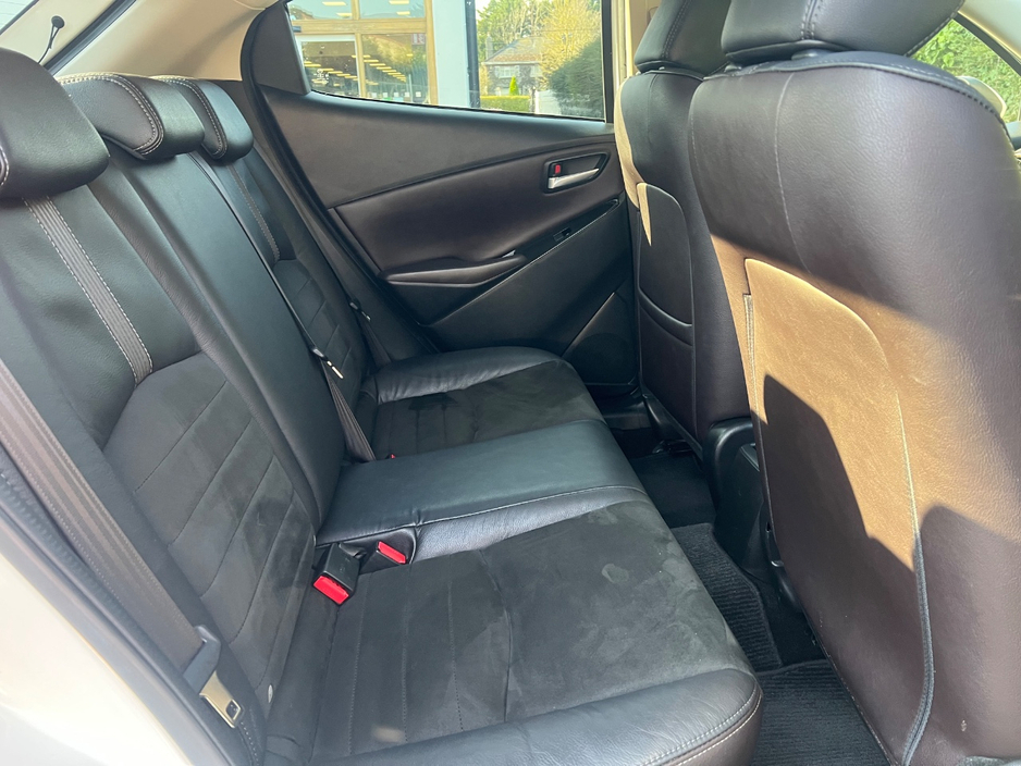 2017 Mazda Demio - image 17