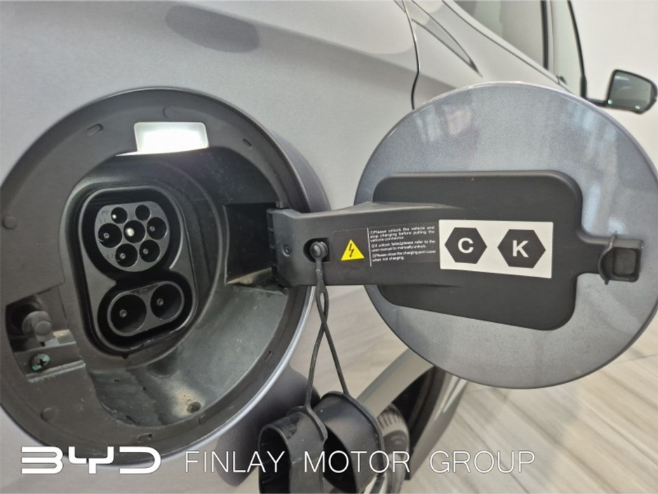 2025 BYD Seal U Boost PLUG-IN HYBRID 80km RANGE €40,950