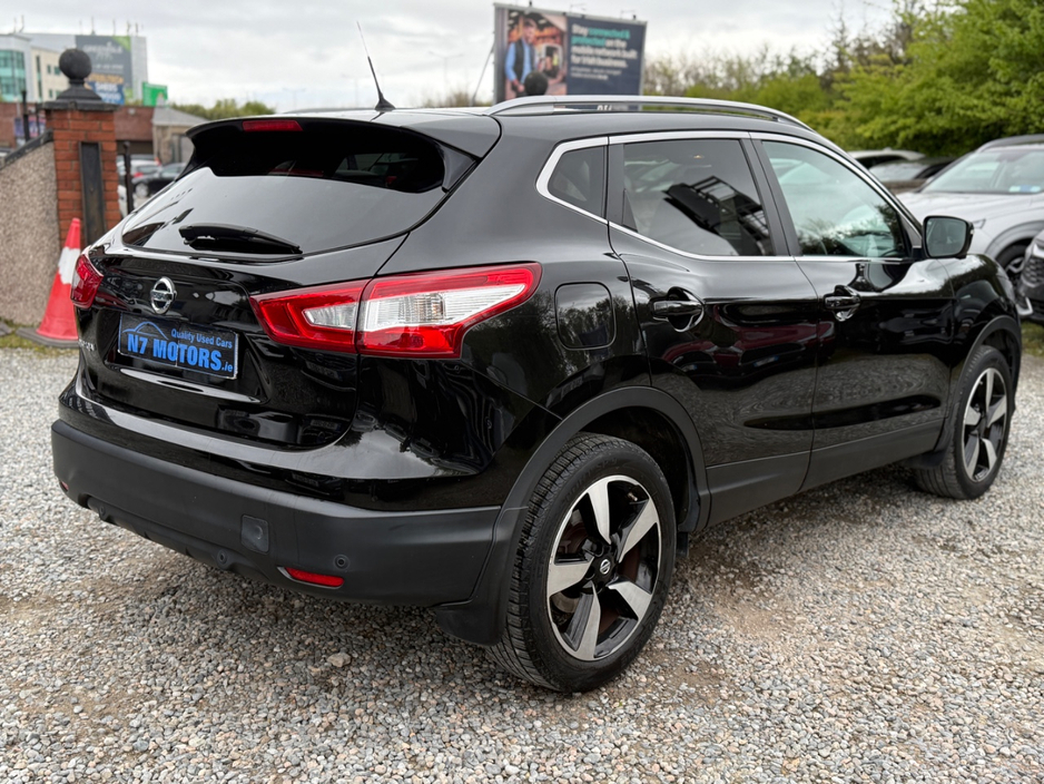 2017 Nissan Qashqai - image 3