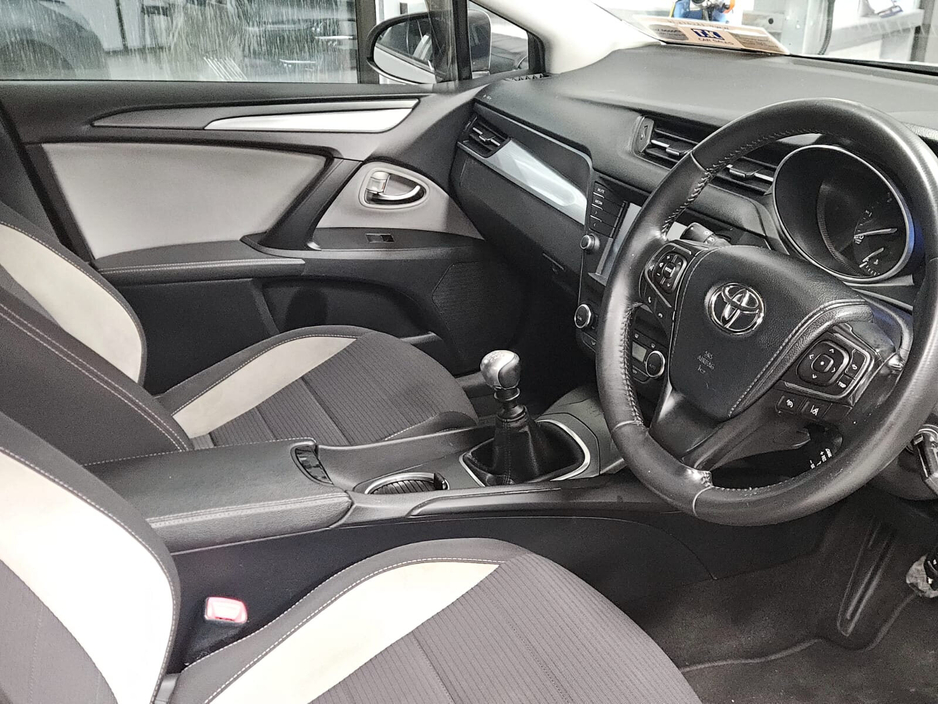 2018 Toyota Avensis 1.6 D-4D (112) Luna Navi €14,950