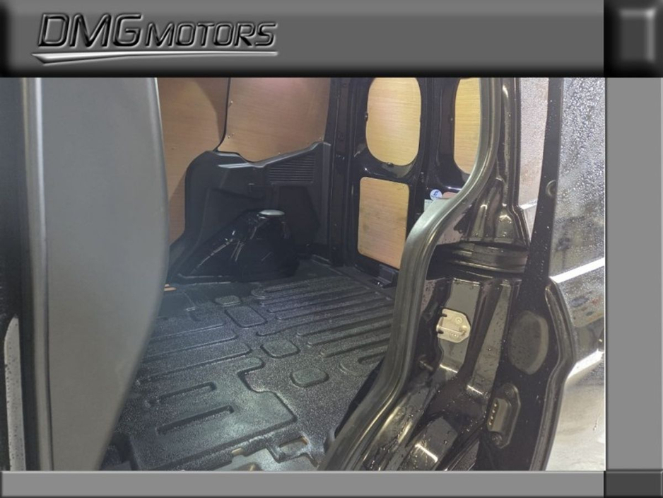 2023 Ford Transit Courier - image 10