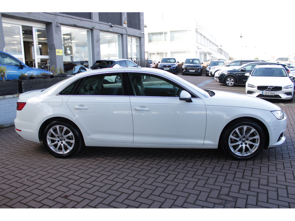 2016 Audi A4 - image 3