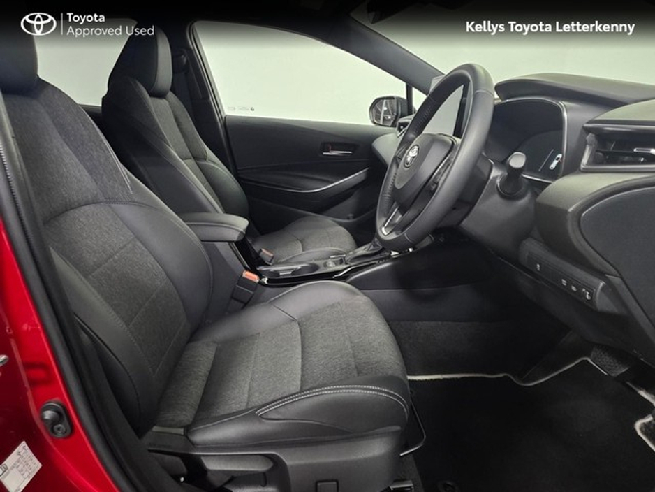 2025 Toyota Corolla - image 12